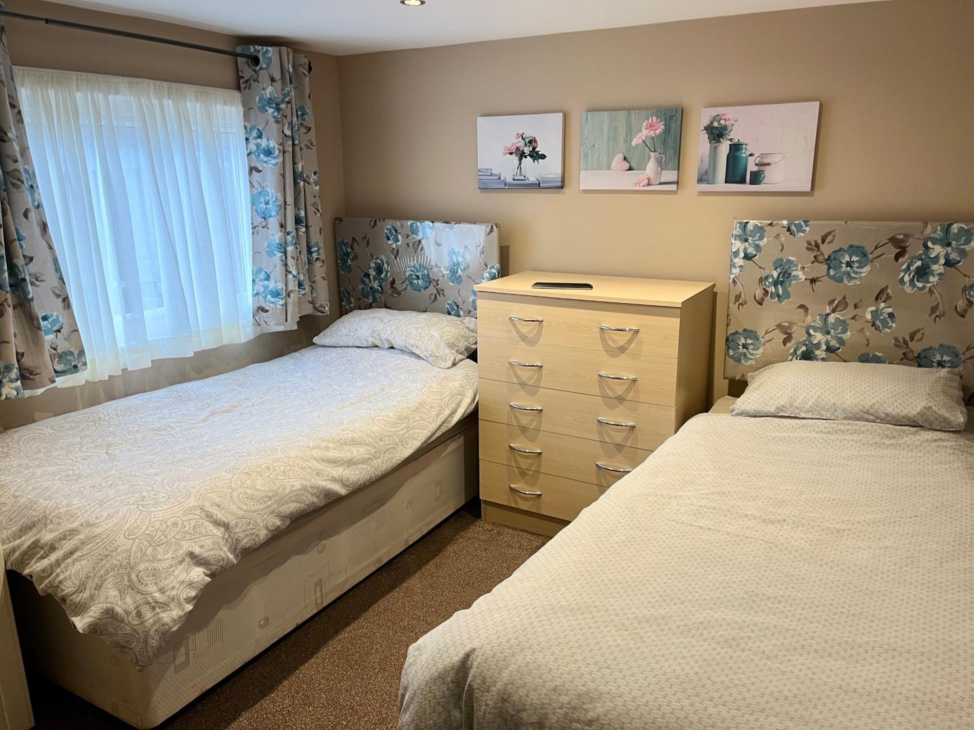 2 Bedroom Self-Catering Chalet ستيبس المظهر الخارجي الصورة